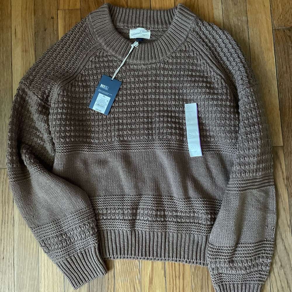 Universal thread sweater